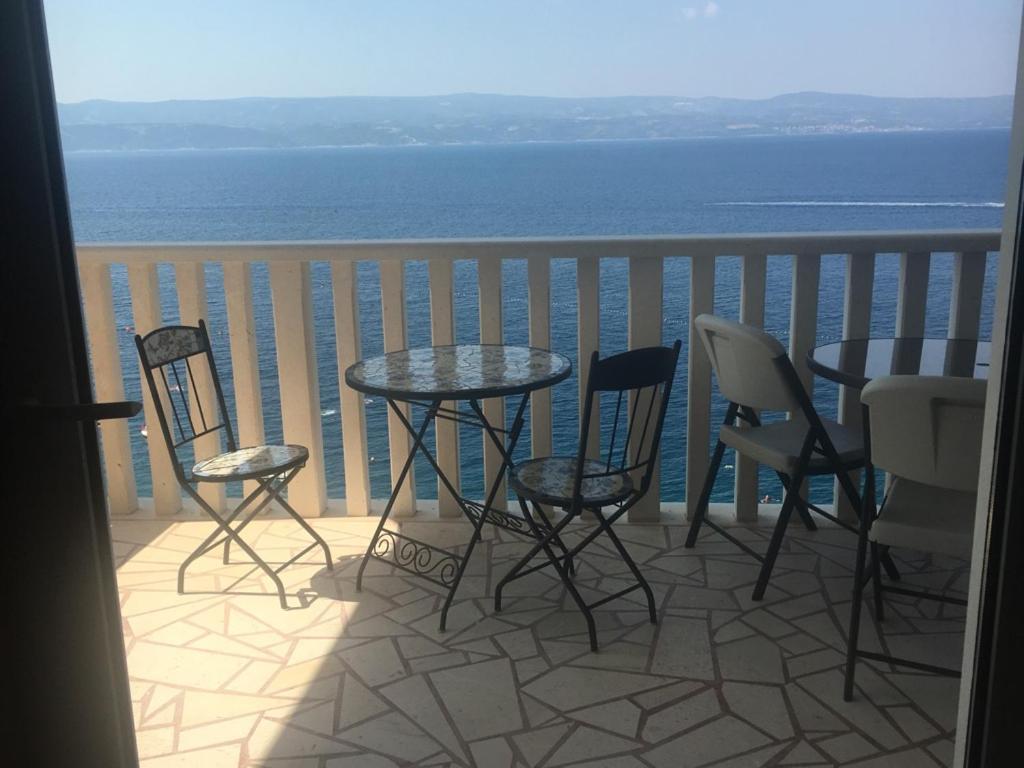 Apartments Lozina On The Beach Omis Ngoại thất bức ảnh