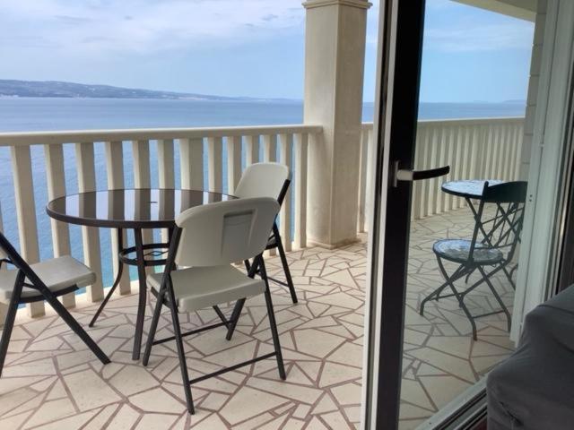 Apartments Lozina On The Beach Omis Ngoại thất bức ảnh